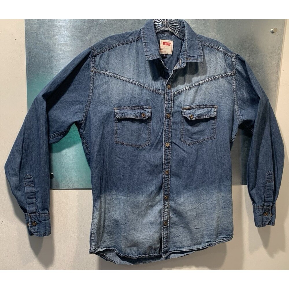 LEVI'S Distressed Denim 100% Cotton Button-Up Pocketed Long Sleeve Vintage Shirt